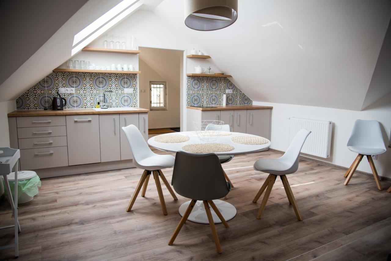 Apartman Veritas Mikulov Bagian luar foto